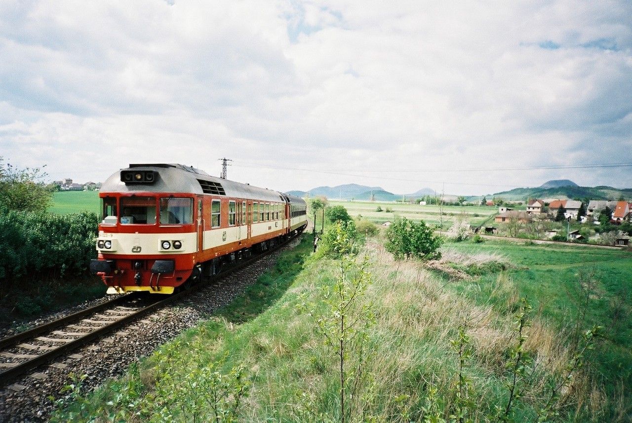 854.023 v Sp z Chomutova do Phy Mas.n. pi jzd z Loun (od. 14:43), 3.5.2003