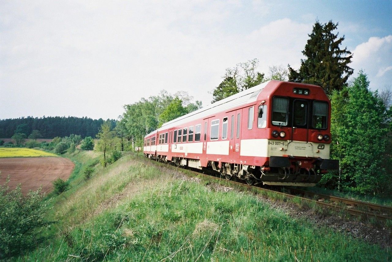 843.007 v R z Chomutova do Prahy hl.n. se bl k st. Lun u Rak. (od. 17:00) 10.5.2003