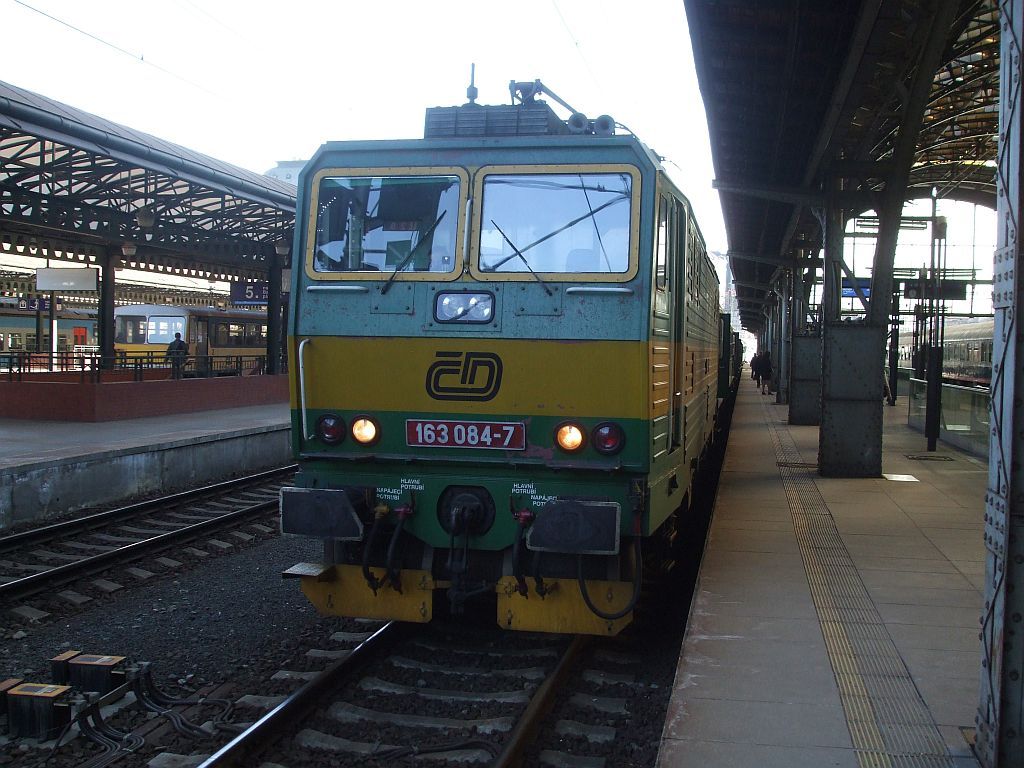 163.084 R 859 Krakono Praha-hlavn (24. 3. 2011)