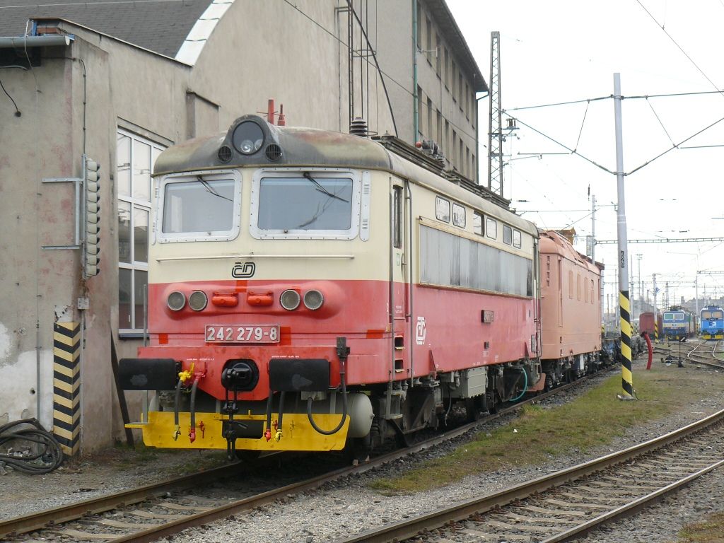 242 279-8+130 001-1 Perov(2.12.2011,foto-Ale Krka)