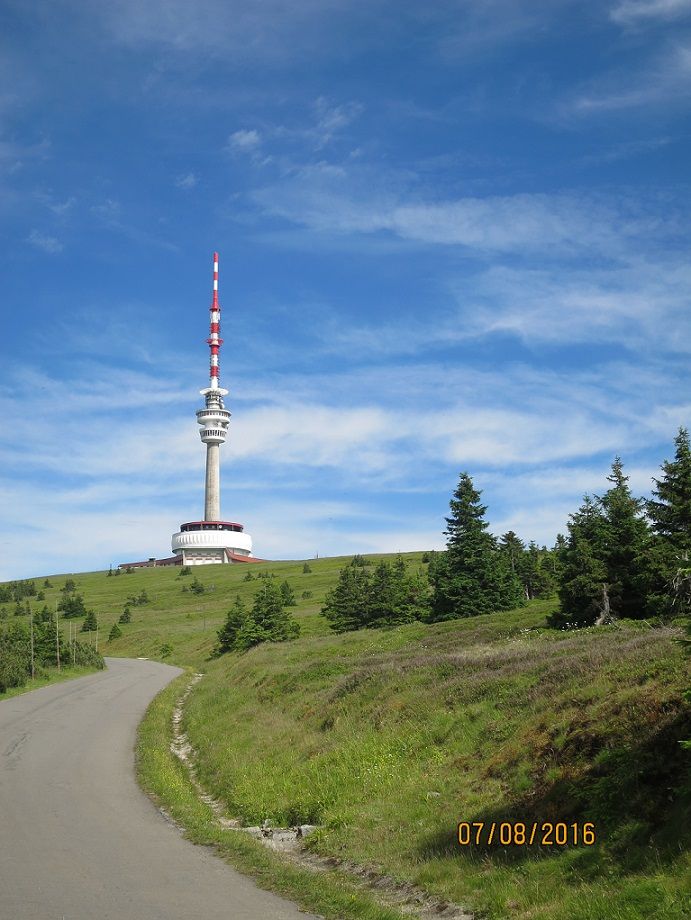 Cesta z Ovrny na vrchol