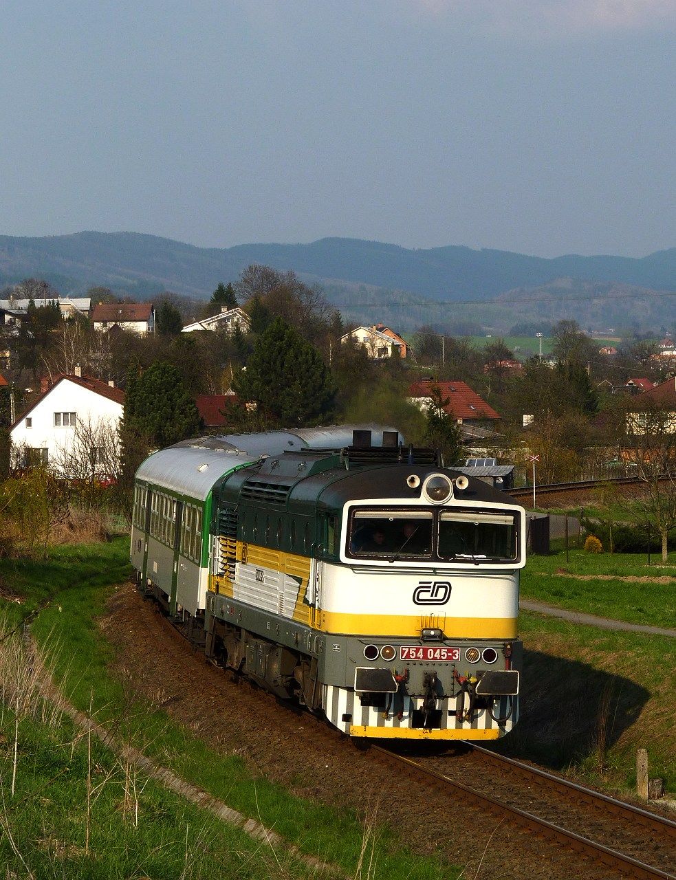 754.045 , Polin , 17.4.2011, foto:Vojtch Gek