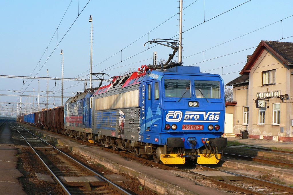 Ve dvou se to lpe thne.... 039 a 015 , 7:32 , 16.3.2007 , Blaovice