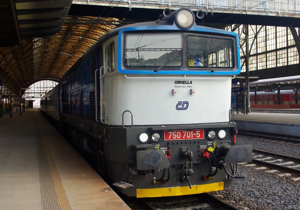 750.701-5 R1243 Praha-Hl.n. 5.2.2012