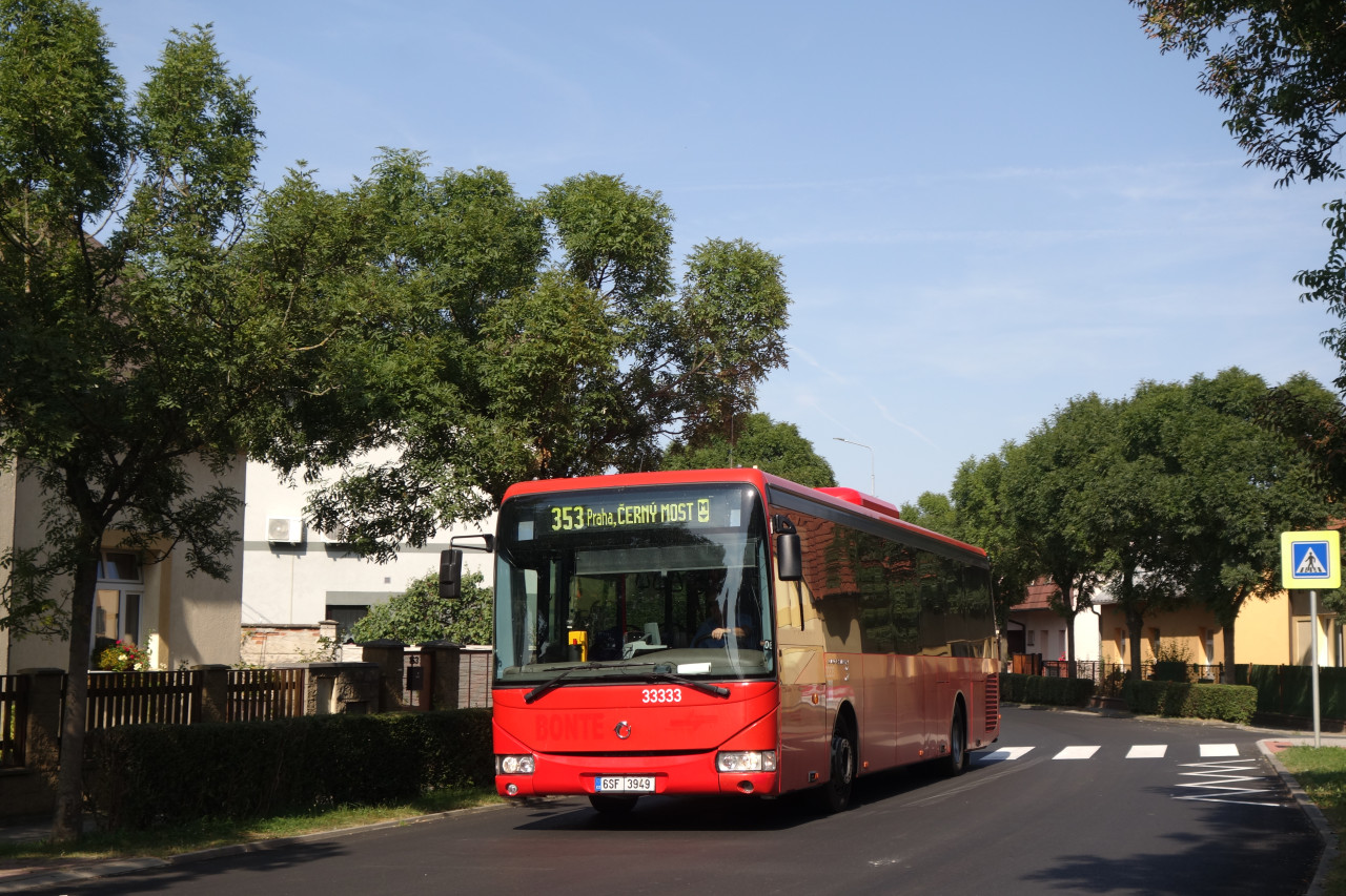 Irisbus Crossway LE 12M, ev. . 33333 na lince 353 smr ern Most, mezi Zelene a Zelene, u hit