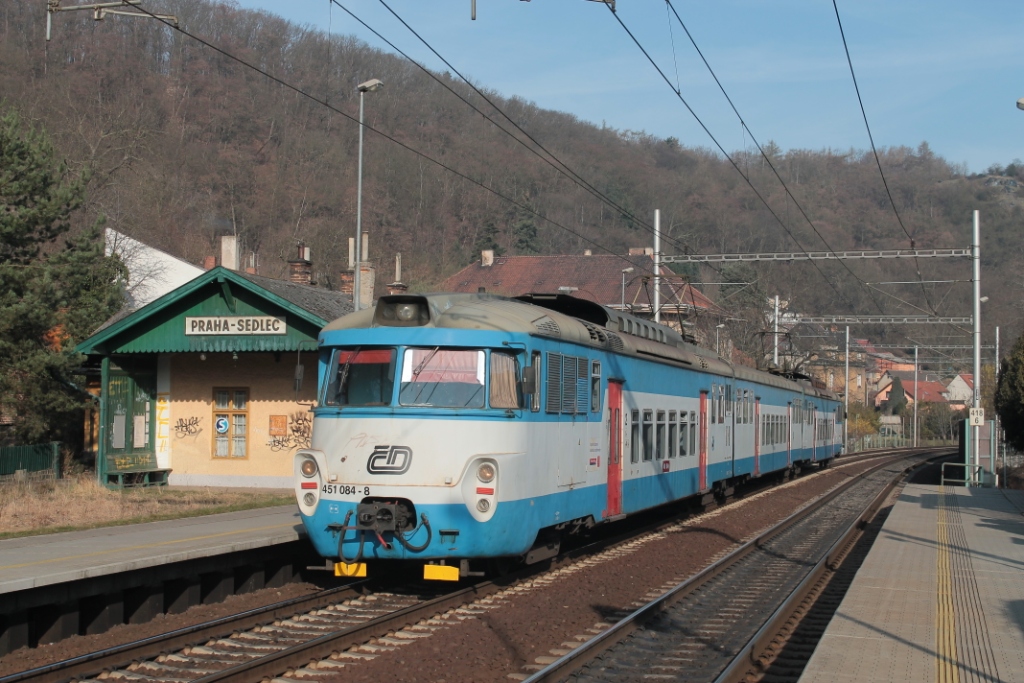 451 084, Praha-Sedlec, 28.3.2012, Os 12115