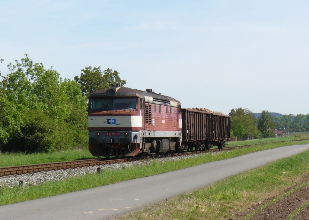 749 251-5 Dobrotice(Mn 81052,11.5.2012,foto:M.Nesrsta)