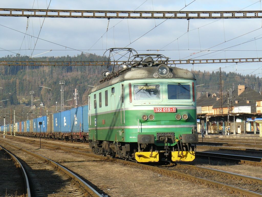 122 015-1 esk Tebov(28.11.2011,foto-Ale Krka)