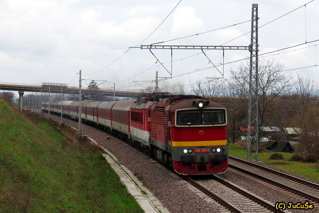 750 300-6 + 362 003-6, R 605 Dargov, Ilava, 21.11.2015, foto: Juraj evk