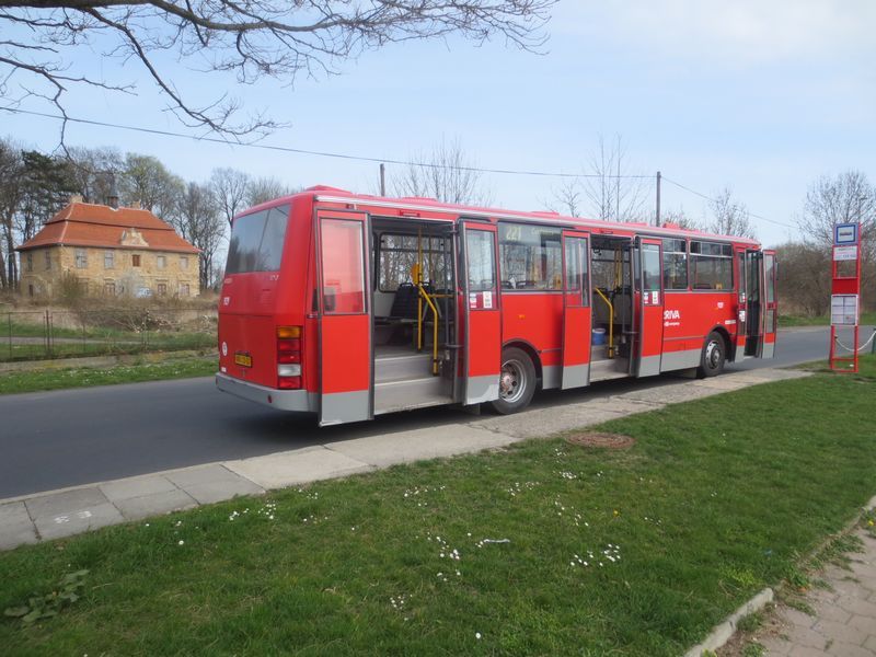 Praha, Brtlova - v pozad zcenina zmku ertousy