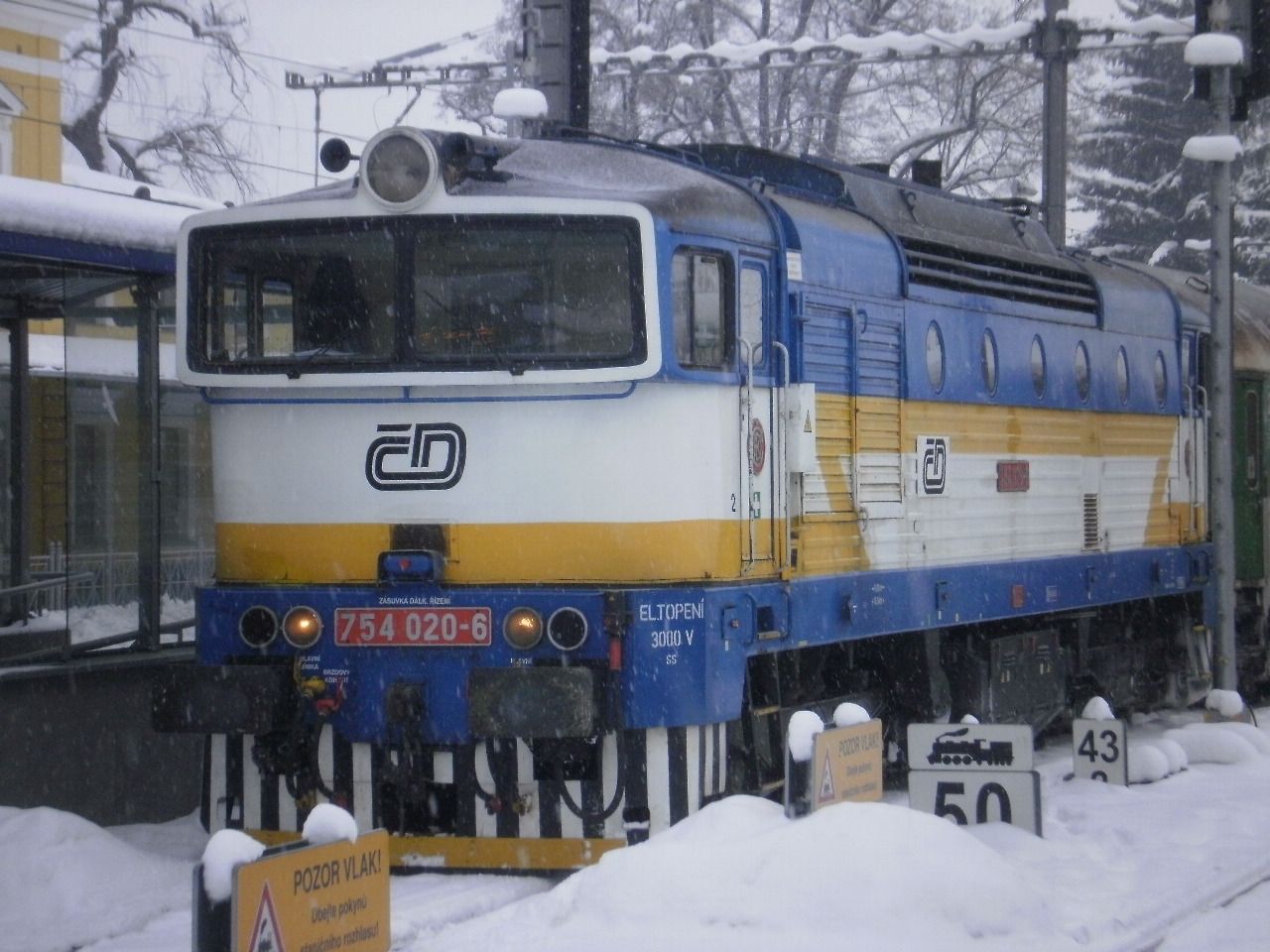 pjezd 754 020 ze smru od Olomouce