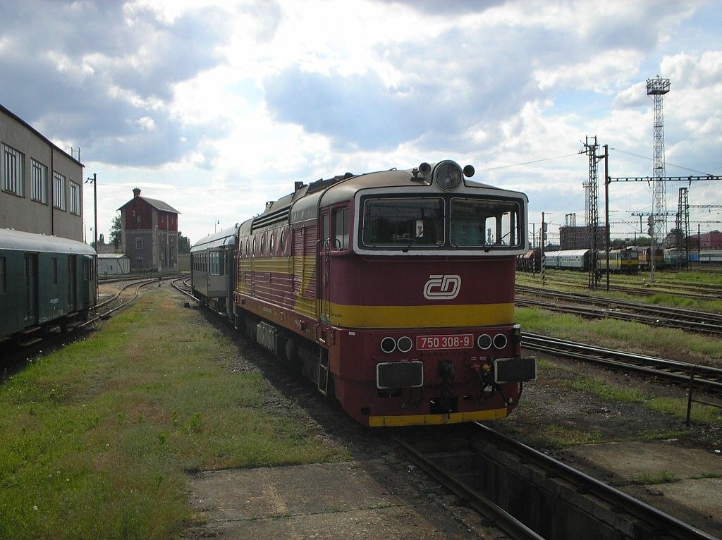 750-308 Pardubice - depo 15.5.2012 foto-M.ich