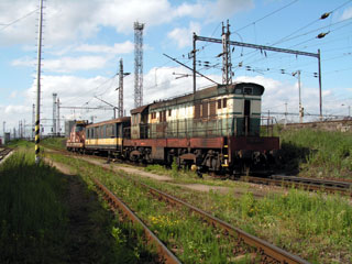 210 046 + 771 183