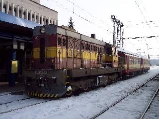 742047