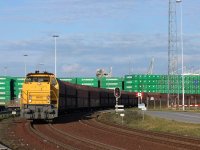 Uhelný vlak do Německa s řadou 6400 DB Schenker Nederland, Maasvlakte Oost.
