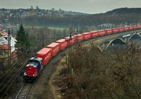 745.701 vypomohla dopravci BFL, když zajistila v části trasy přepravu kontejnerového vlaku z Polska do Regensburgu, zde na Branickém mostě.
