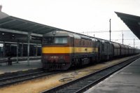 Lokomotivy 751.133+093 v Českých Budějovicích dne 17. 4. 1995.
