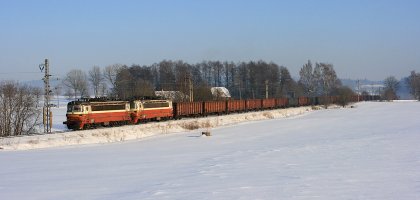 Téhož dne se představuje stejný vlak Pn 47541 poblíž Horní Vilímče.