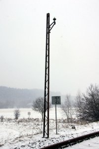 Poslední dochovaný stožár u Starostína poblíž státní hranice dne 15. března 2013.
