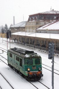 Lokomotiva ST43-368 při posunu v Meziměstí.