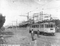 Jakmile linka A dorazila na Primera Junta, postavila se pstupov rampa slouc spoji "premetra": prvn vz soupravy se odpojil, vyjel po ramp na ulici a pokraoval jako tramvaj. Z toho dvodu byly vozy vybaveny dvma dvemi pro vysok nstupit vyuvanmi v tunelech a dvma dvemi se stupnky na koncch vyuvanmi v ulinm provozu. Toto spojen bylo realitou mezi lty 19151926. V on dob byl ale provoz na povrchu velmi intenzivn, a protoe souprava podzemky nemohla odjet z Primera Junta, dokud nepijel vz z povrchu, dochzelo ke zpodnm dokonce i v tunelu, a proto bylo rozhodnuto o tom, e se spojen zru.