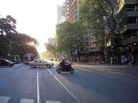 Avenida General Heras - pesn tudy se prohnla na zkouku elektrick tramvaj.