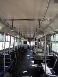 Interiér ex-vancouverského trolejbusu v Mendoze.